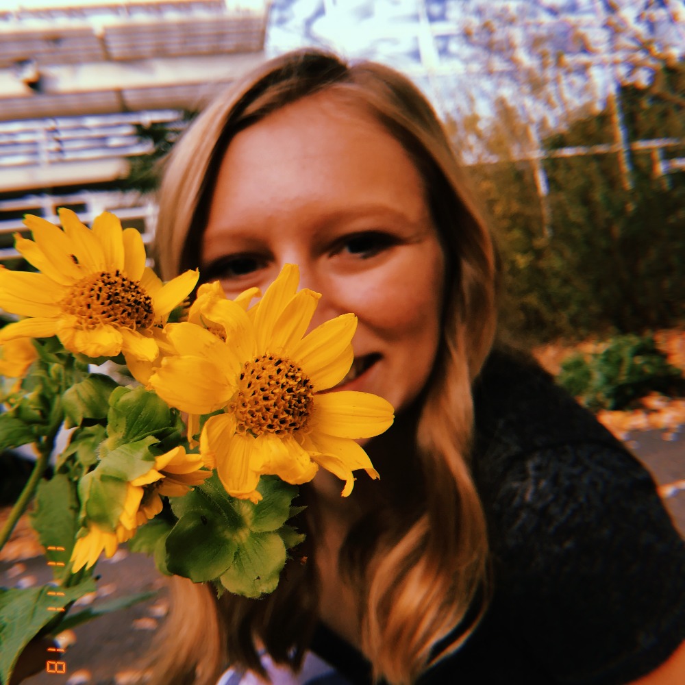 Meet your Posher, Lena